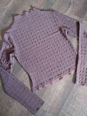 Fitted Textured Long-Sleeve Top in Brown